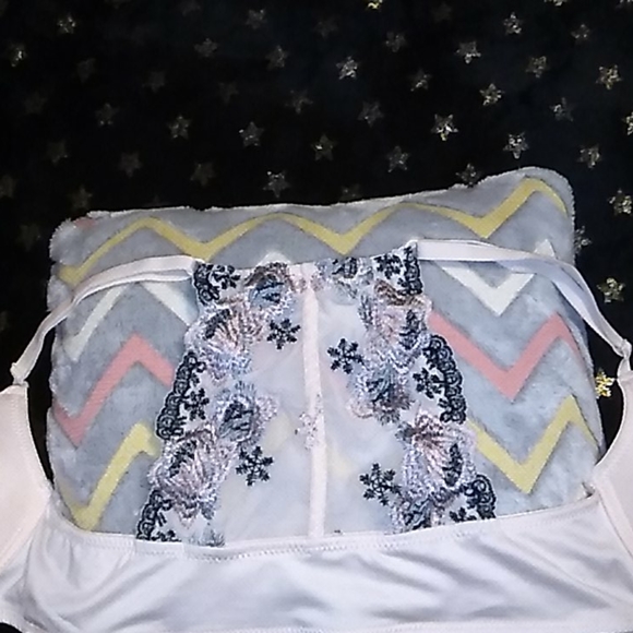 Bra - Picture 2 of 3